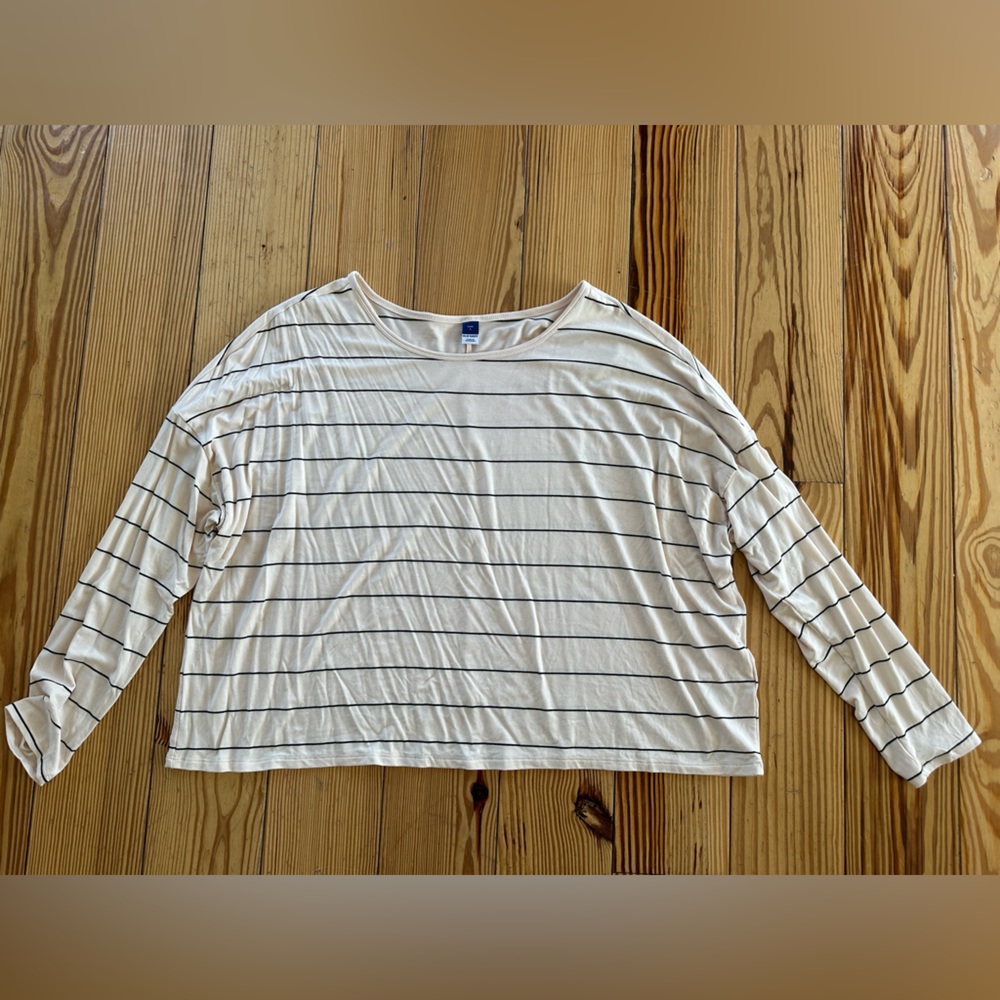 Size L Old Navy Crop luxe long sleeve